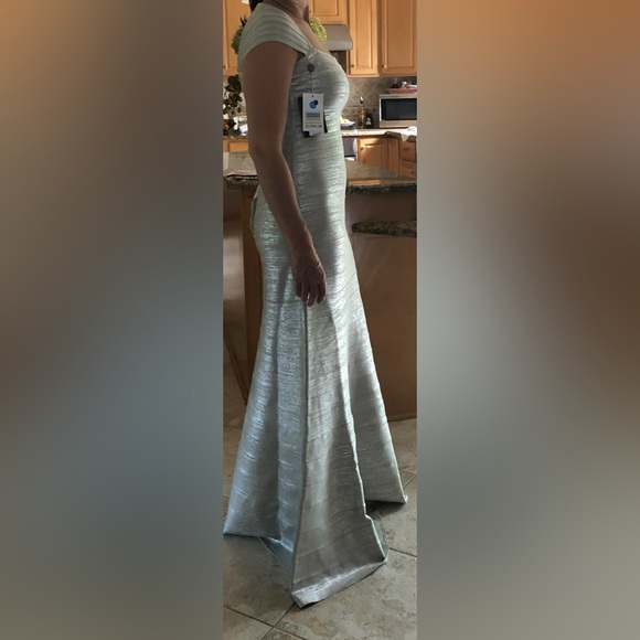 HERVE LEGER METALLIC COATED GOWN - Picture 4 of 6